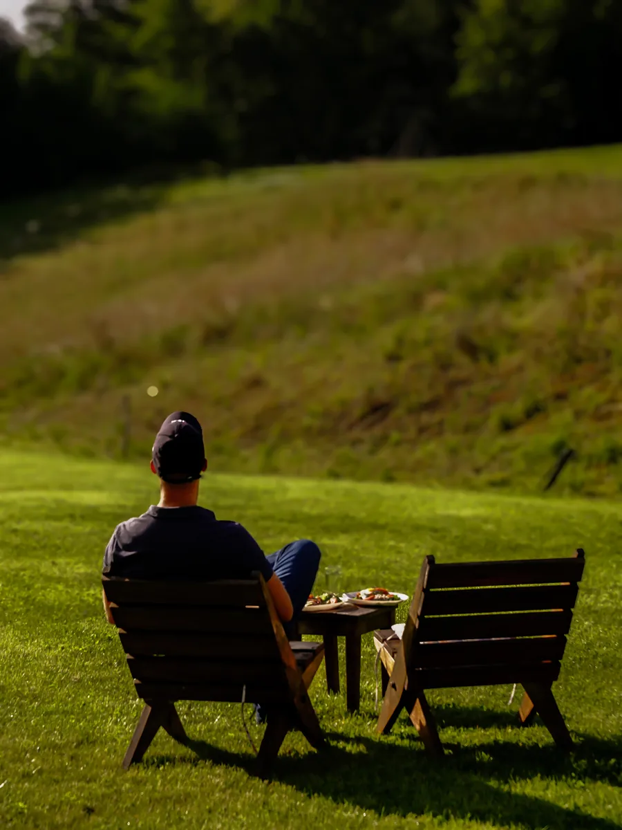 Relaks na leżaku na łące — Dobra Chata